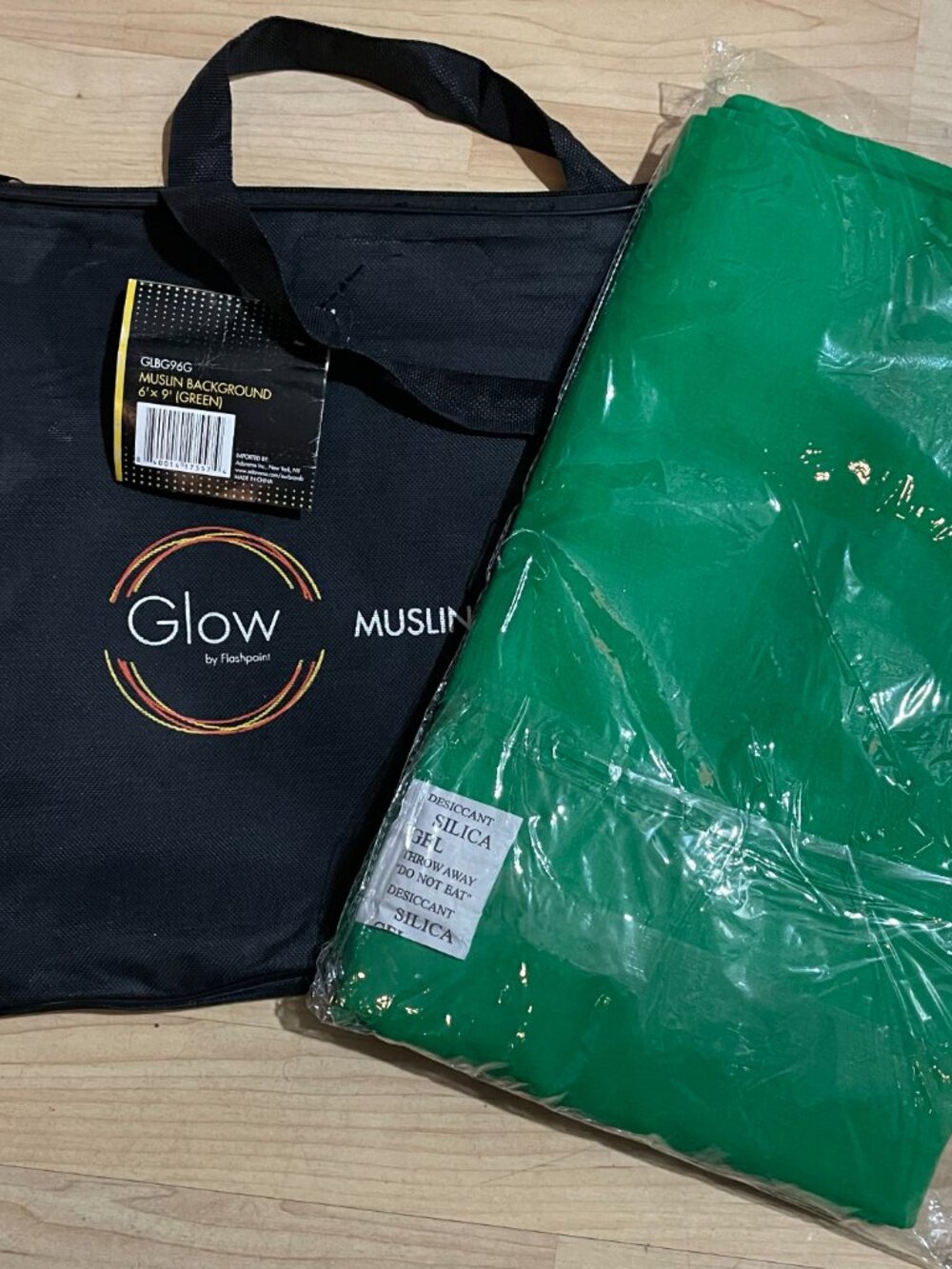 GLOW Muslin Photo Background Backdrop - 6’ x 9' (Chroma Green)